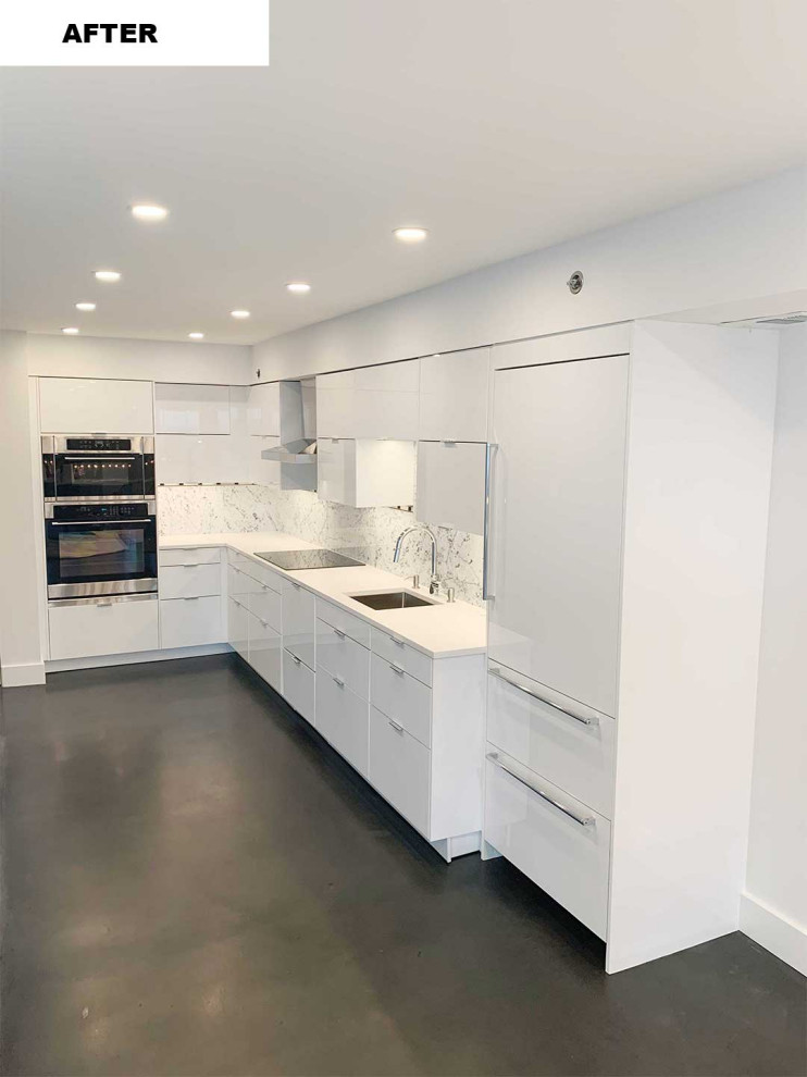 Hi-Rise kitchen with black concrete floor