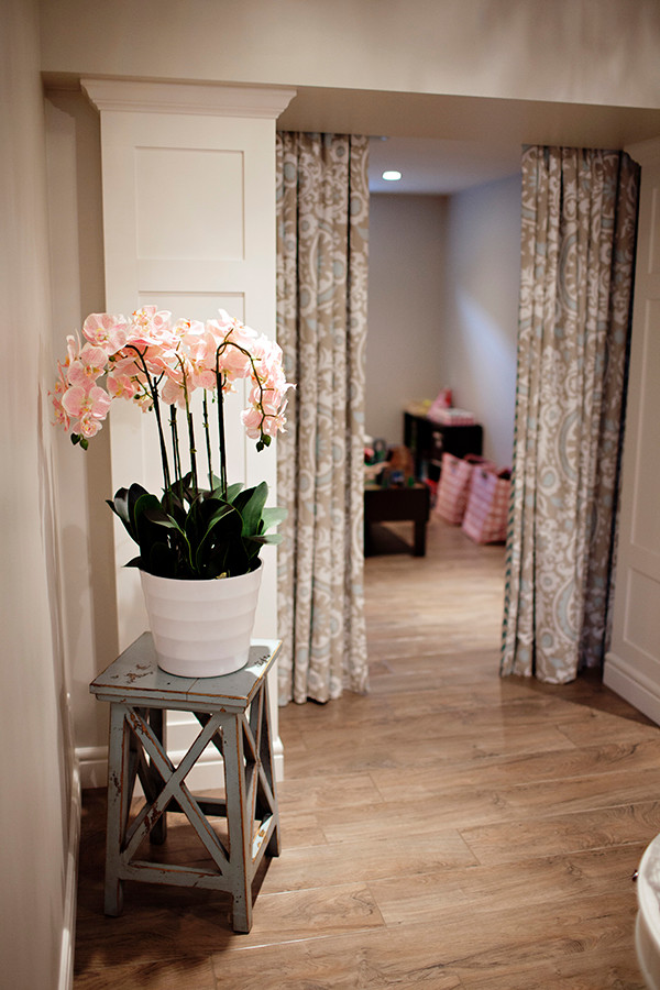 Home design - transitional home design idea