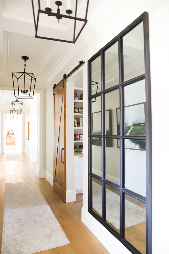 Transitional home design photo in Phoenix