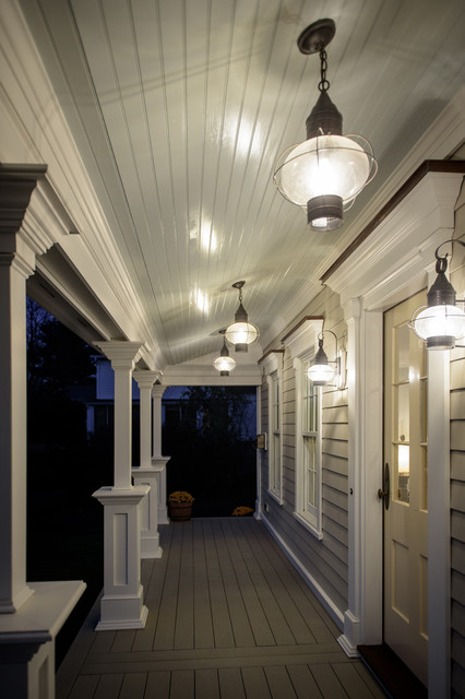 1840's Farmhouse Renovation landstil-veranda