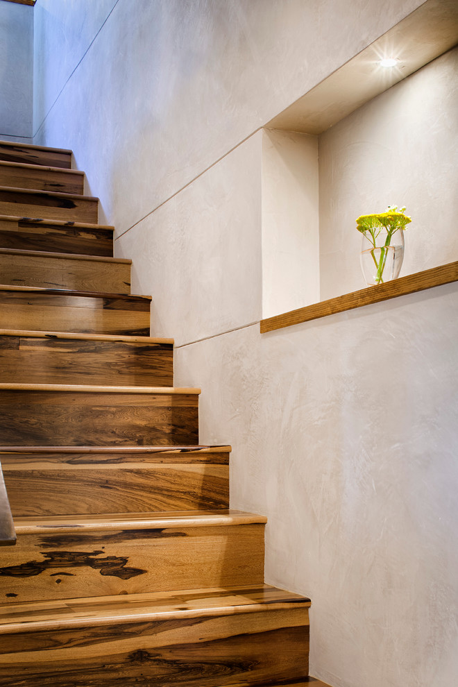 This is an example of a contemporary staircase in Austin.