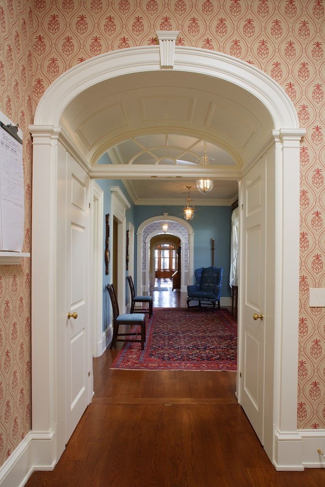 Design ideas for a traditional hallway in Philadelphia.