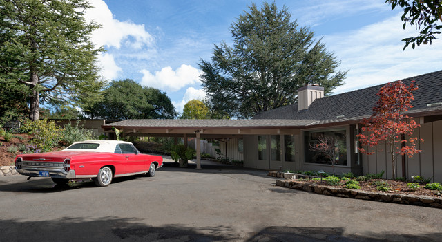 Barn Road mid-century-garage