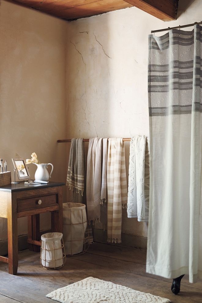 Example of a bathroom design in Other
