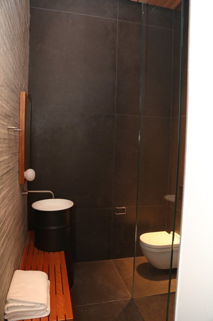 Boltons modern-badezimmer