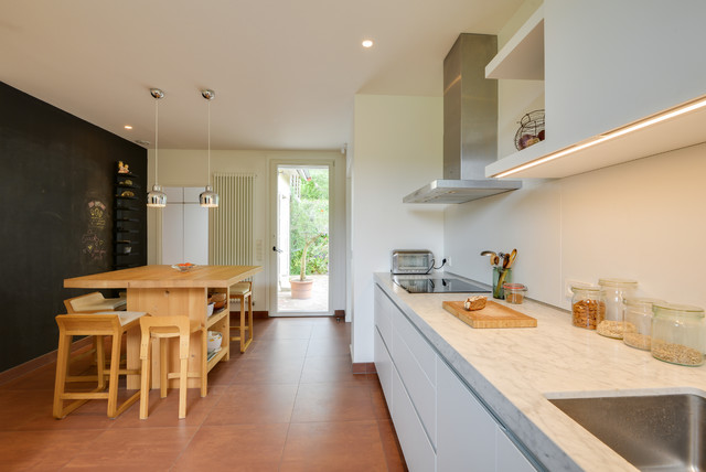 Cuisine avec acc&egrave;s jardin scandinavian-kitchen