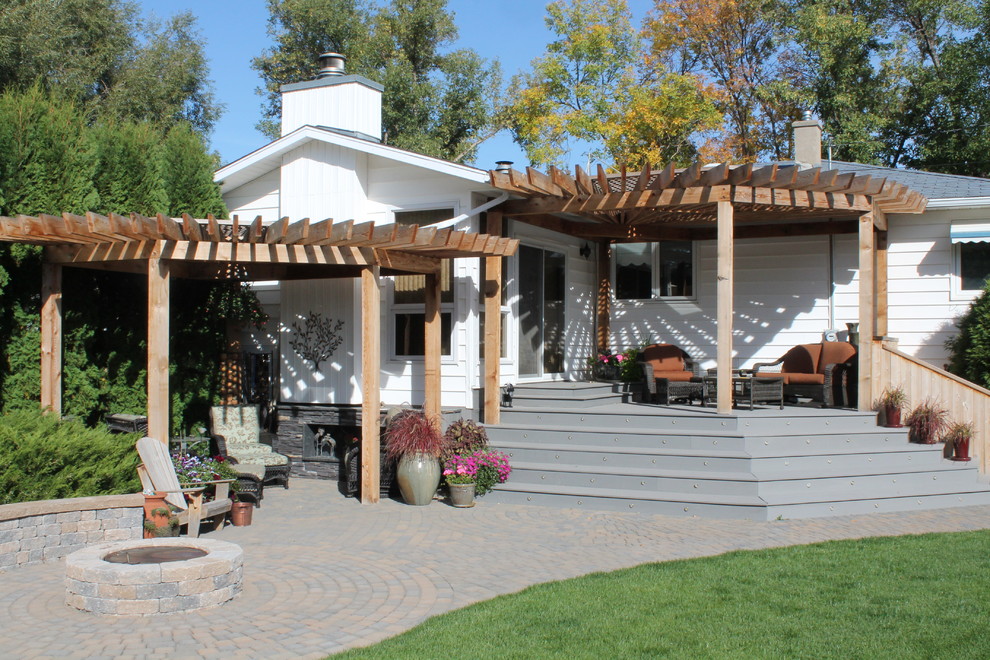 Example of a transitional deck design in Calgary