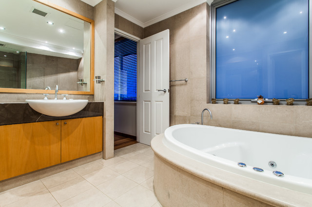 Bathroom contemporary-bathroom