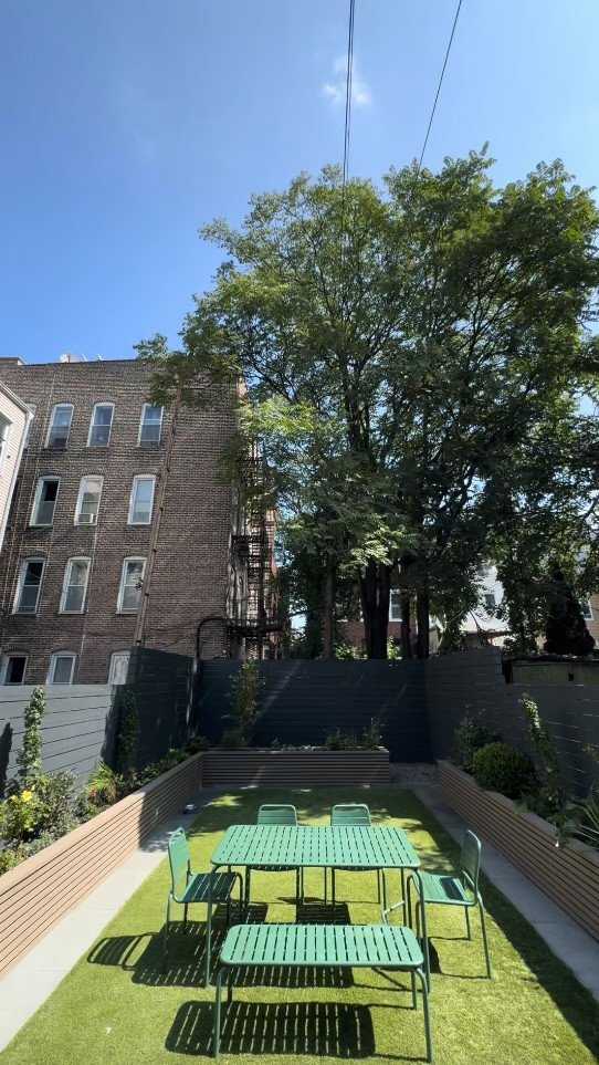 Dog-Friendly Urban Oasis in Greenpoint