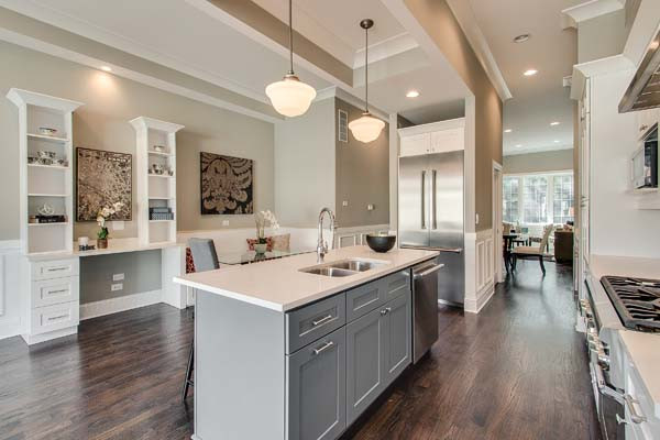 Transitional kitchen photo in Chicago