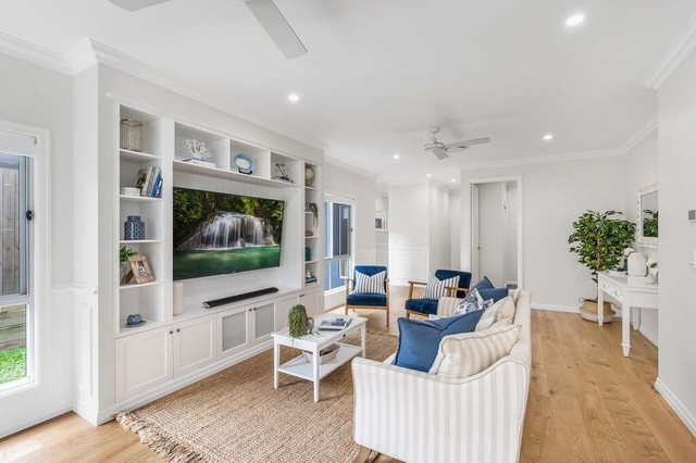 Hamptons New Build maritim-vardagsrum