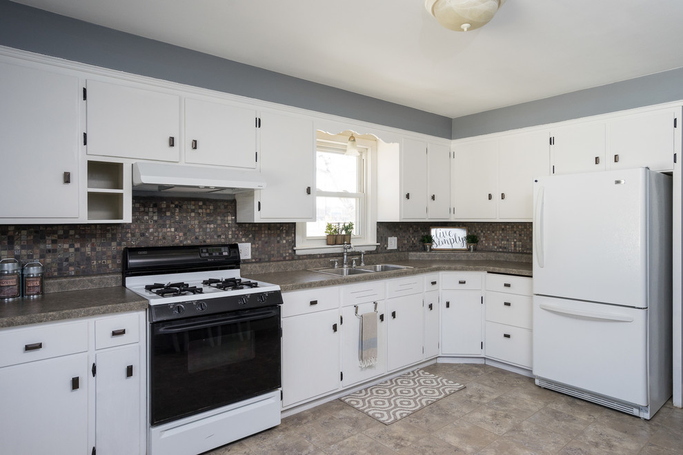 Kitchen - transitional kitchen idea