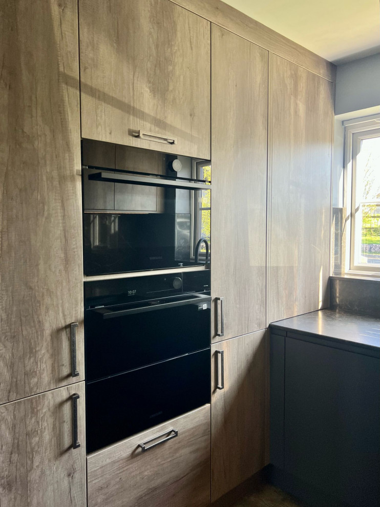 The Hinckley Kitchen - Volpi True Handleless - RRP £30,500 - Luxe Price £25,000