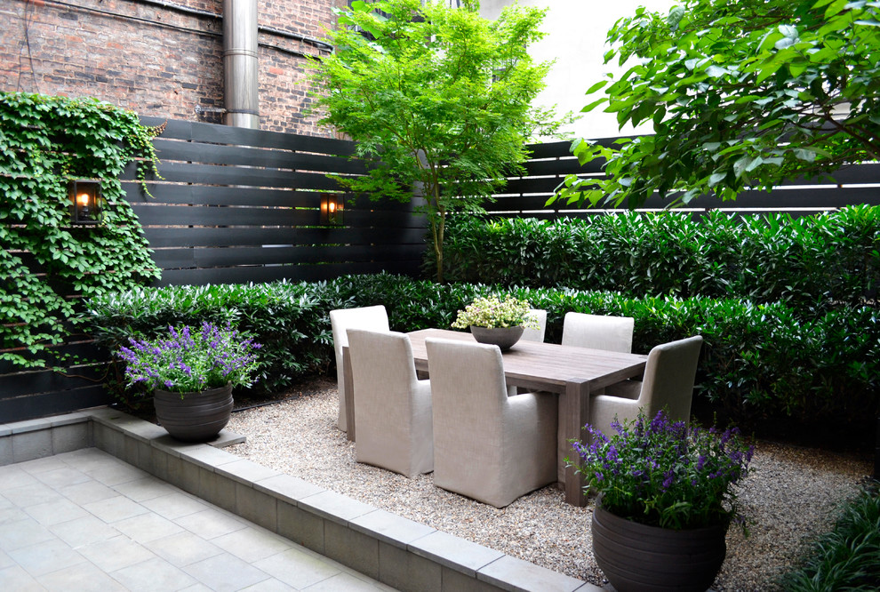 Inspiration for a transitional garden in New York.
