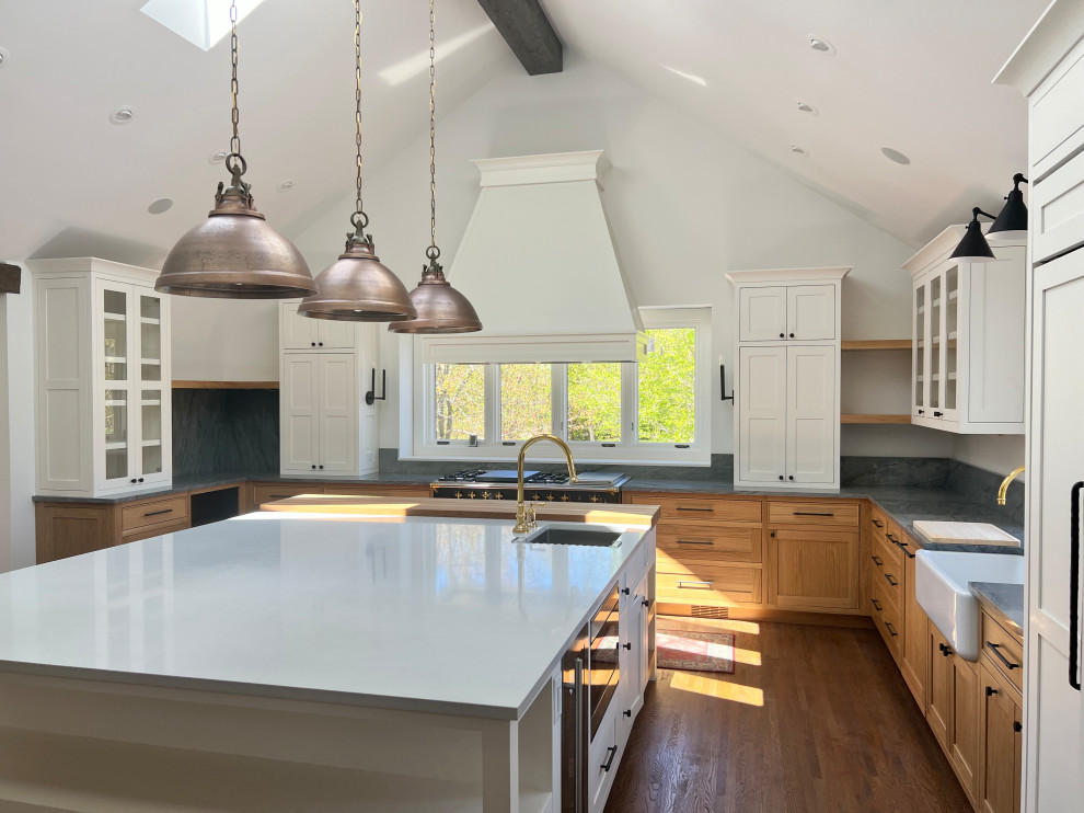 Kitchen - transitional kitchen idea