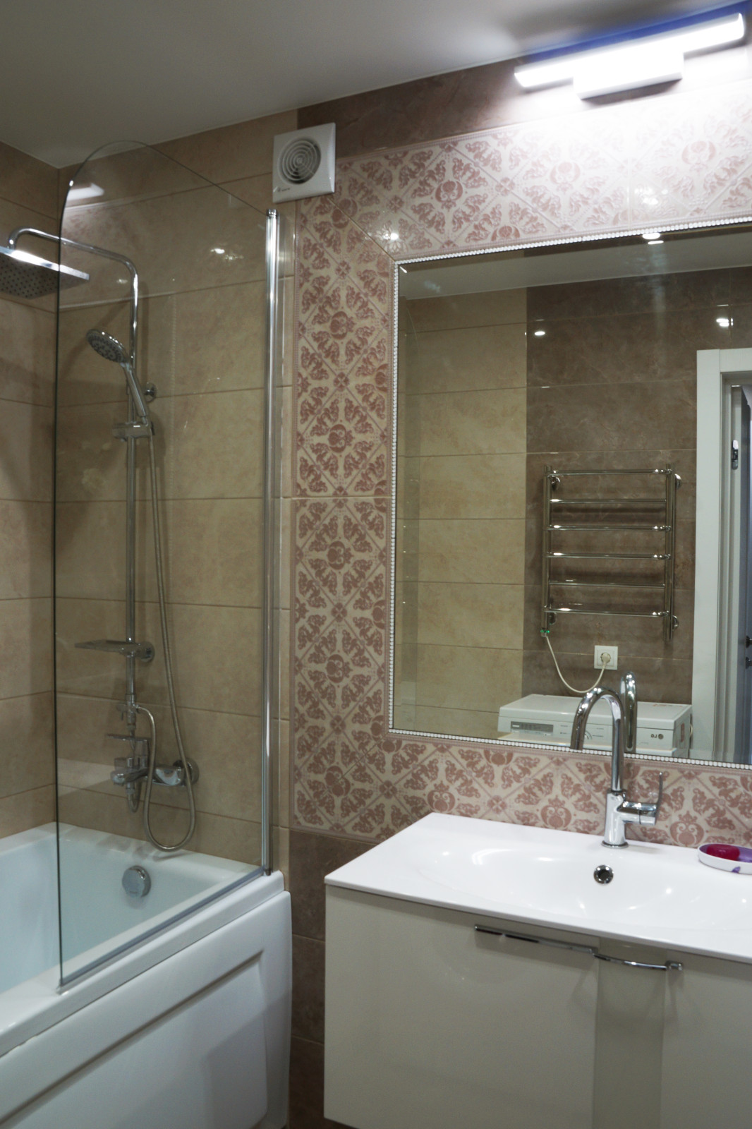 Небольшая квартира 54 м2 для дамы элегантного возраста.