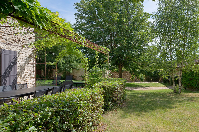 Long&egrave;re contemporary-garden