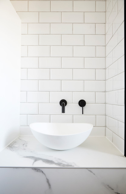 Full bathroom installation modern-badrum