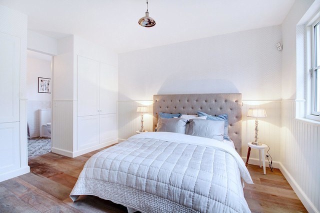 Nyt Plankegulv I Sommerhus scandinavian-bedroom