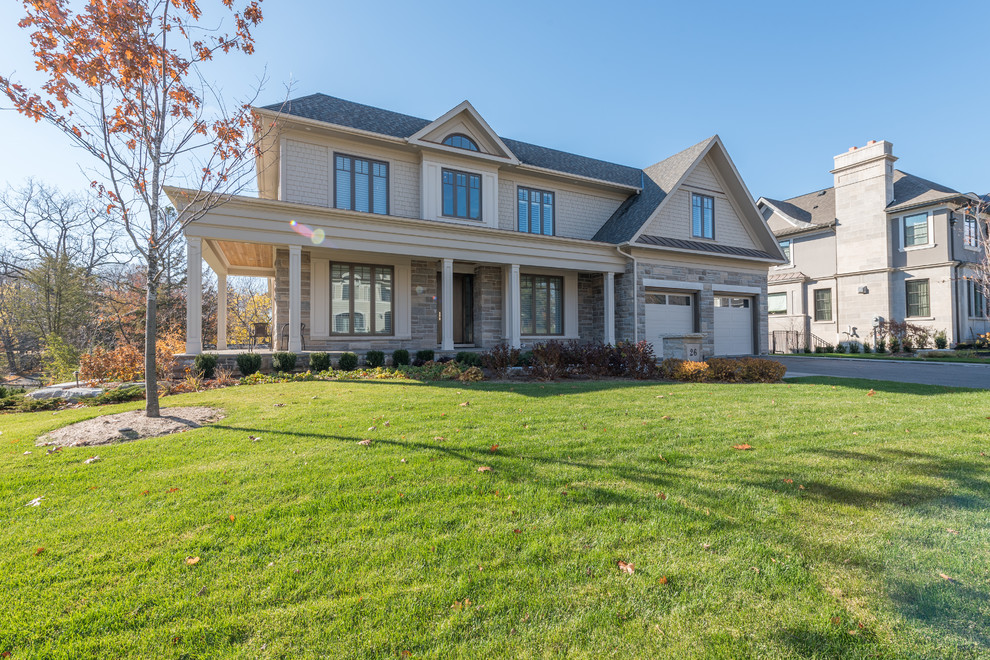 Inspiration for a transitional home design remodel in Toronto