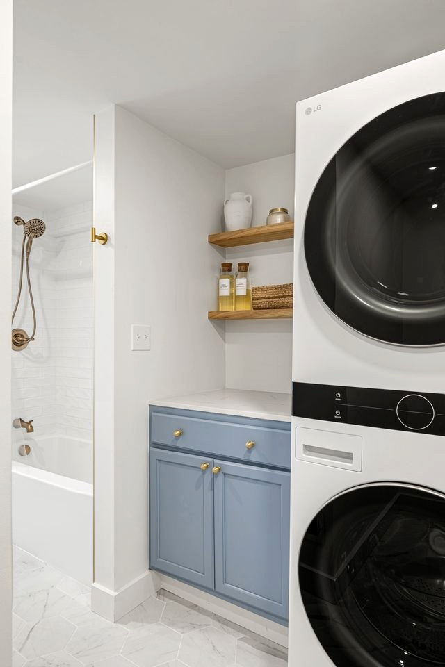 Swarthout Residence _ Laundry & Guest Bathroom