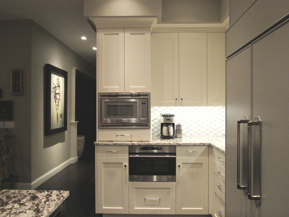 Kitchen - kitchen idea in Boston
