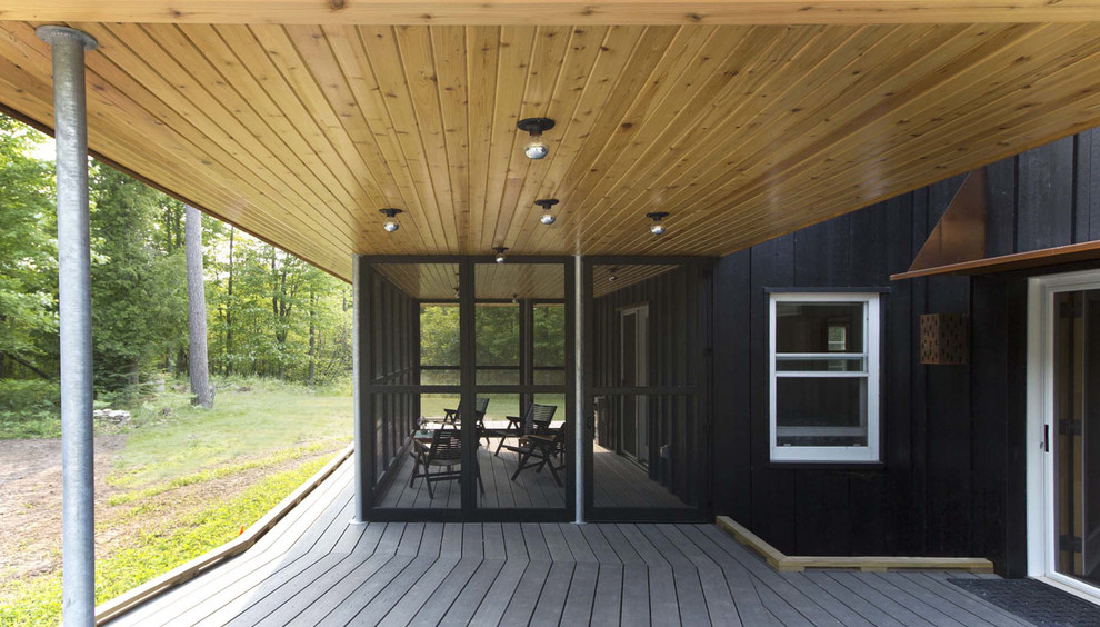 Inspiration for a farmhouse home design remodel in Minneapolis