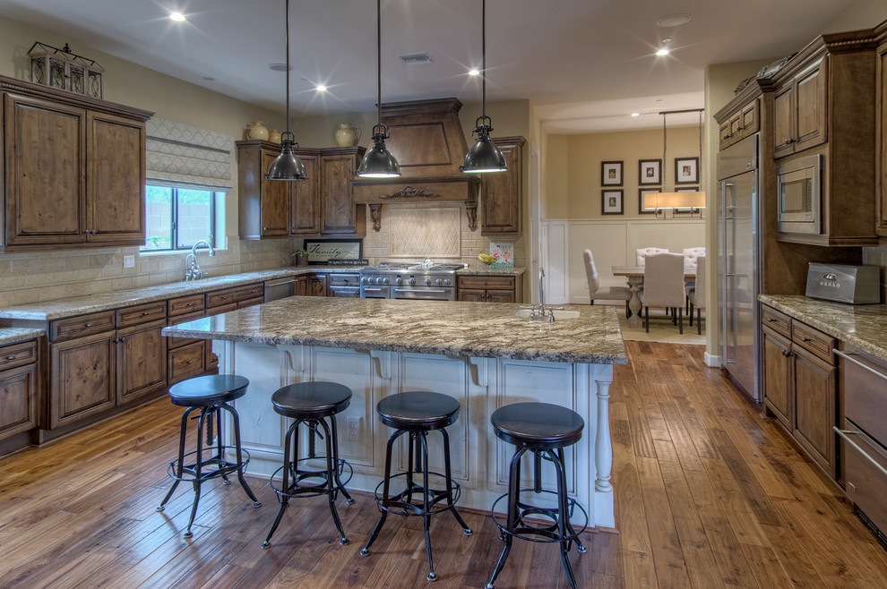 Kitchen - kitchen idea in Phoenix
