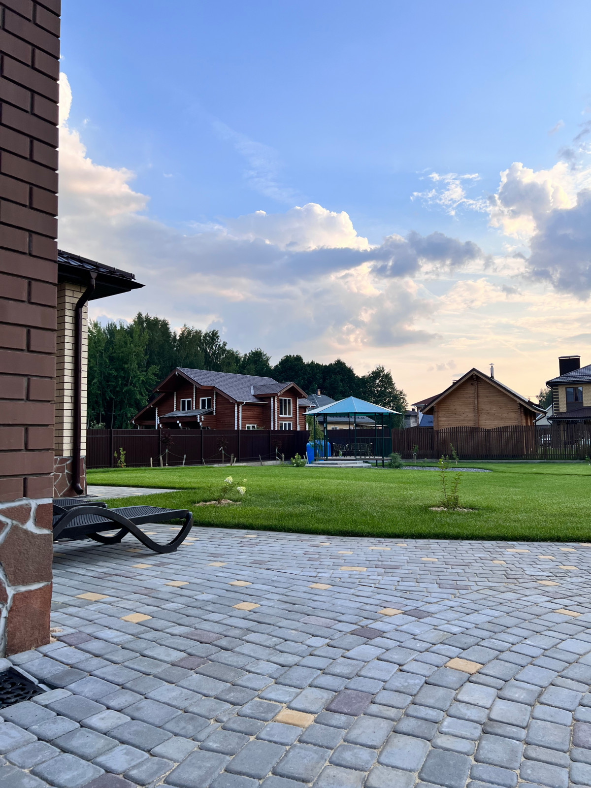 Ландшафтный дизайн территории частного владения в КП "Земляничная поляна"