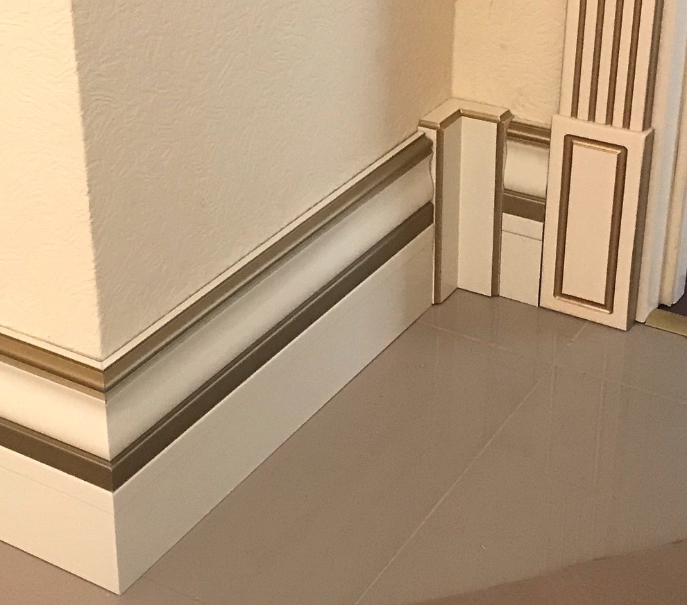 Монтаж плинтуса