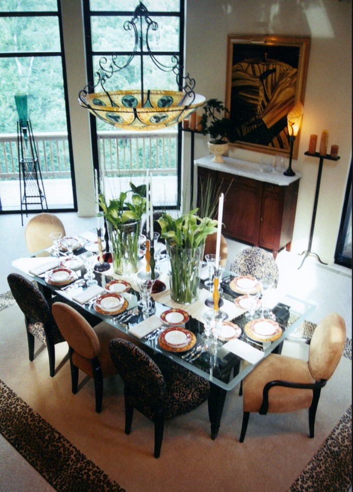 Example of a classic dining room design in Birmingham