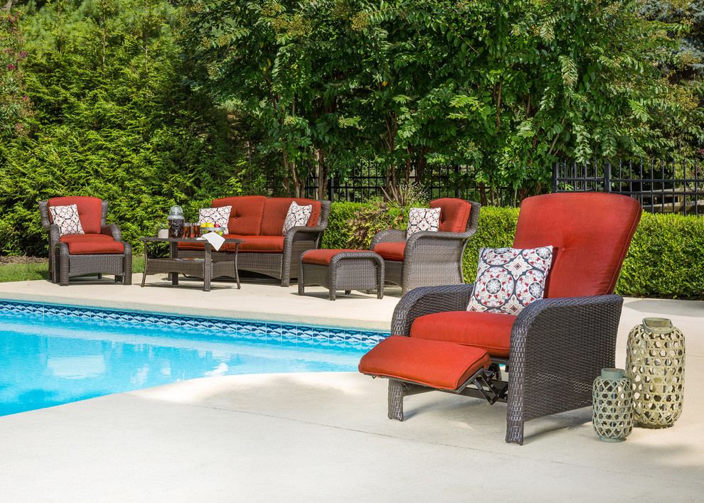 Home design - transitional backyard home design idea