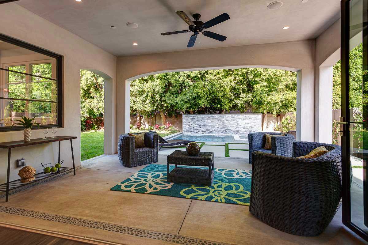 Студио Сити - Лос Анджелес. Дом и дизайн в средиземноморском стиле.