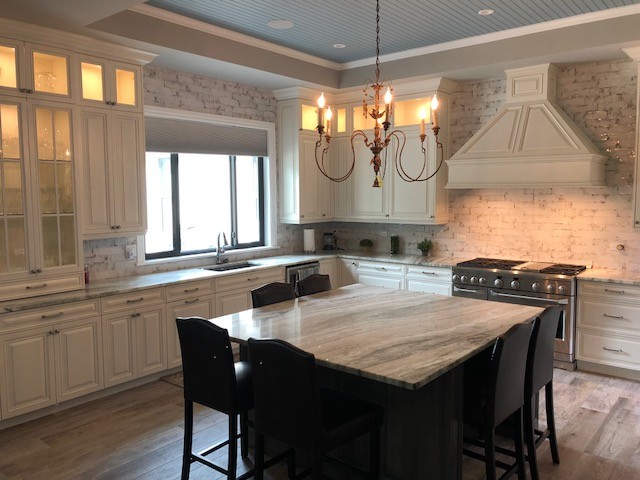 Transitional kitchen photo in Miami