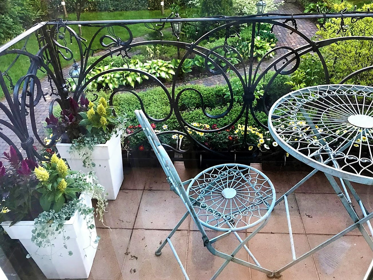 Декор крыльца и балкона