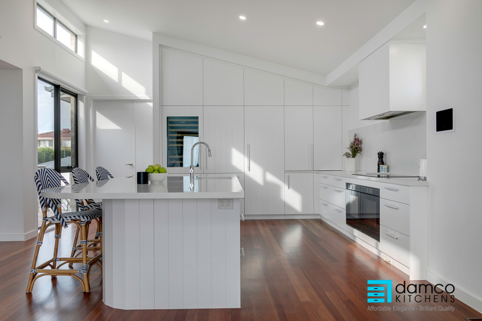Design ideas for a beach style kitchen in Melbourne.