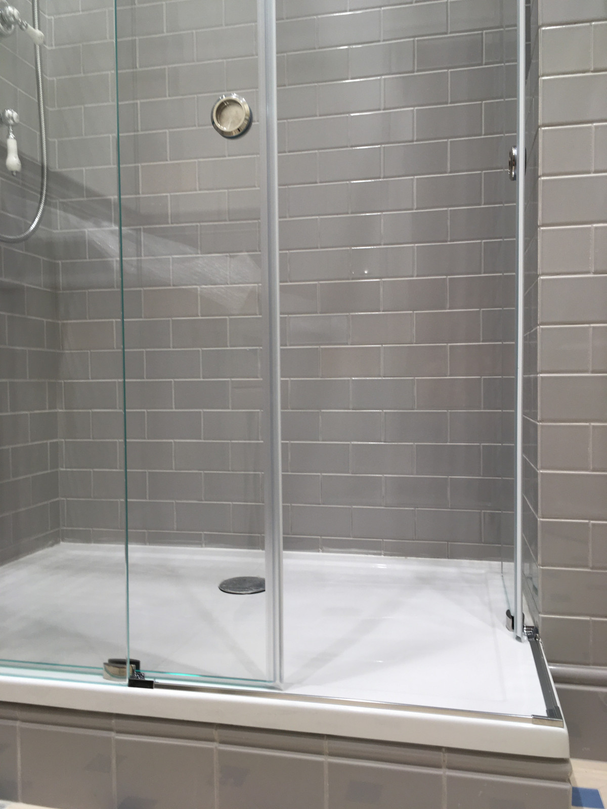 Душевая кабина в квартире