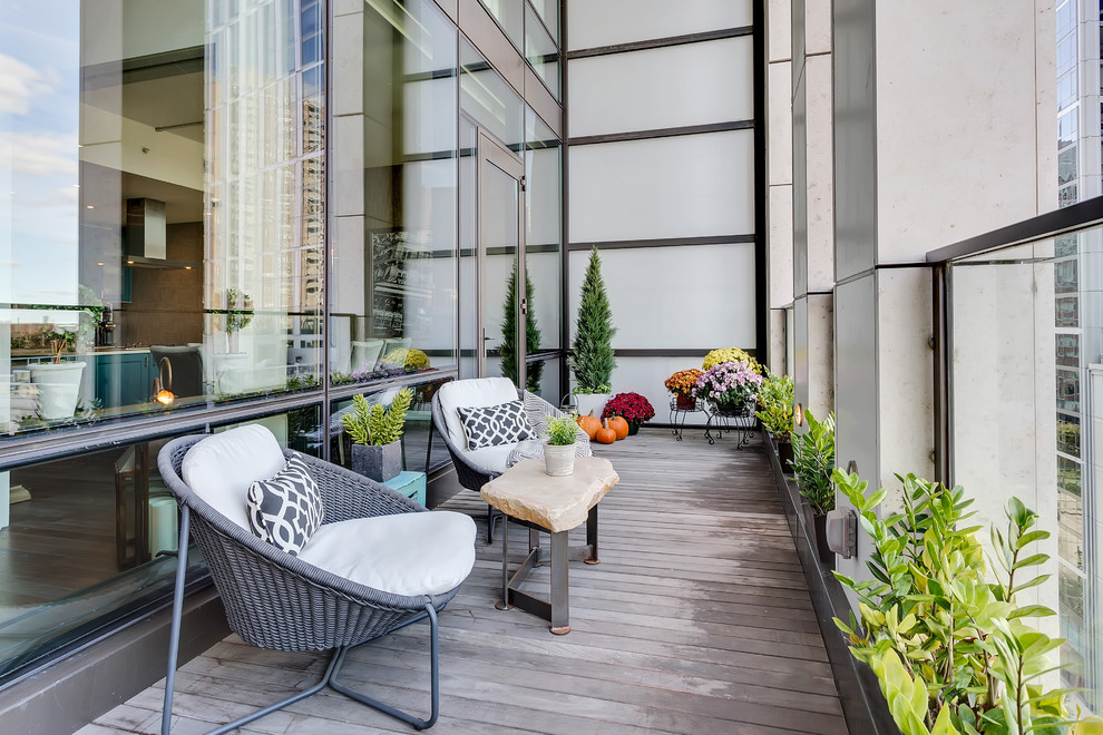 Inspiration for a contemporary apartment balcony remodel in New York