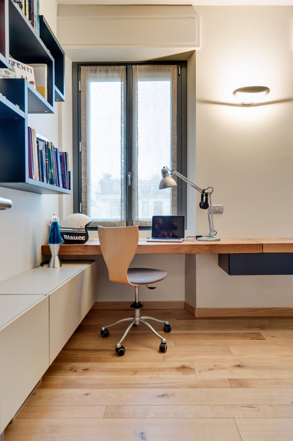 Un attico di luce contemporary-home-office-and-library