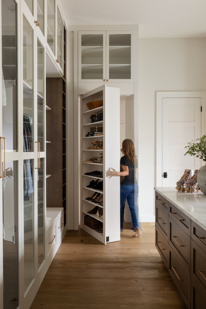 Transitional closet photo in Orlando