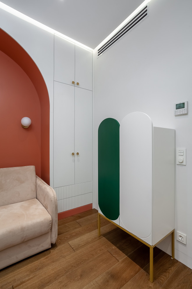 Маленький шкафчик для девочки