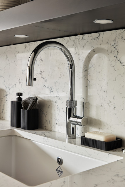 Black Modern Kavanagh Kitchen contemporary-koek