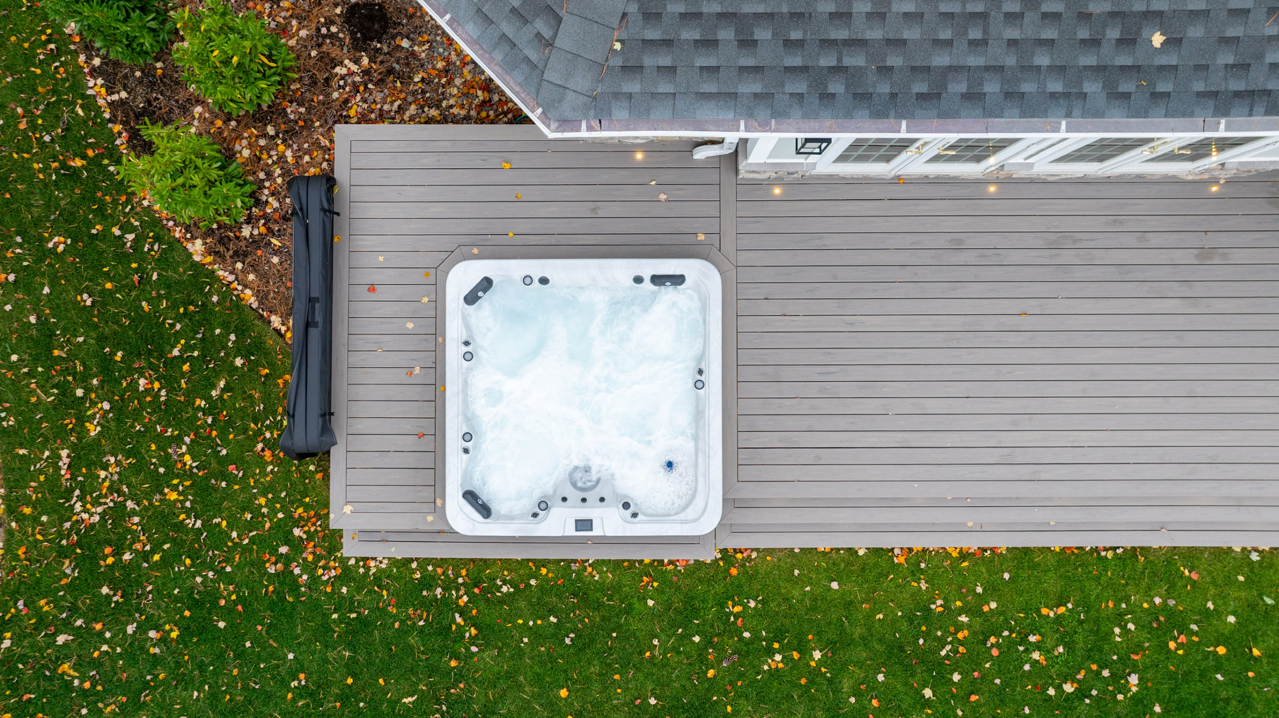 Porcelain Paradise with a Party Pavilian