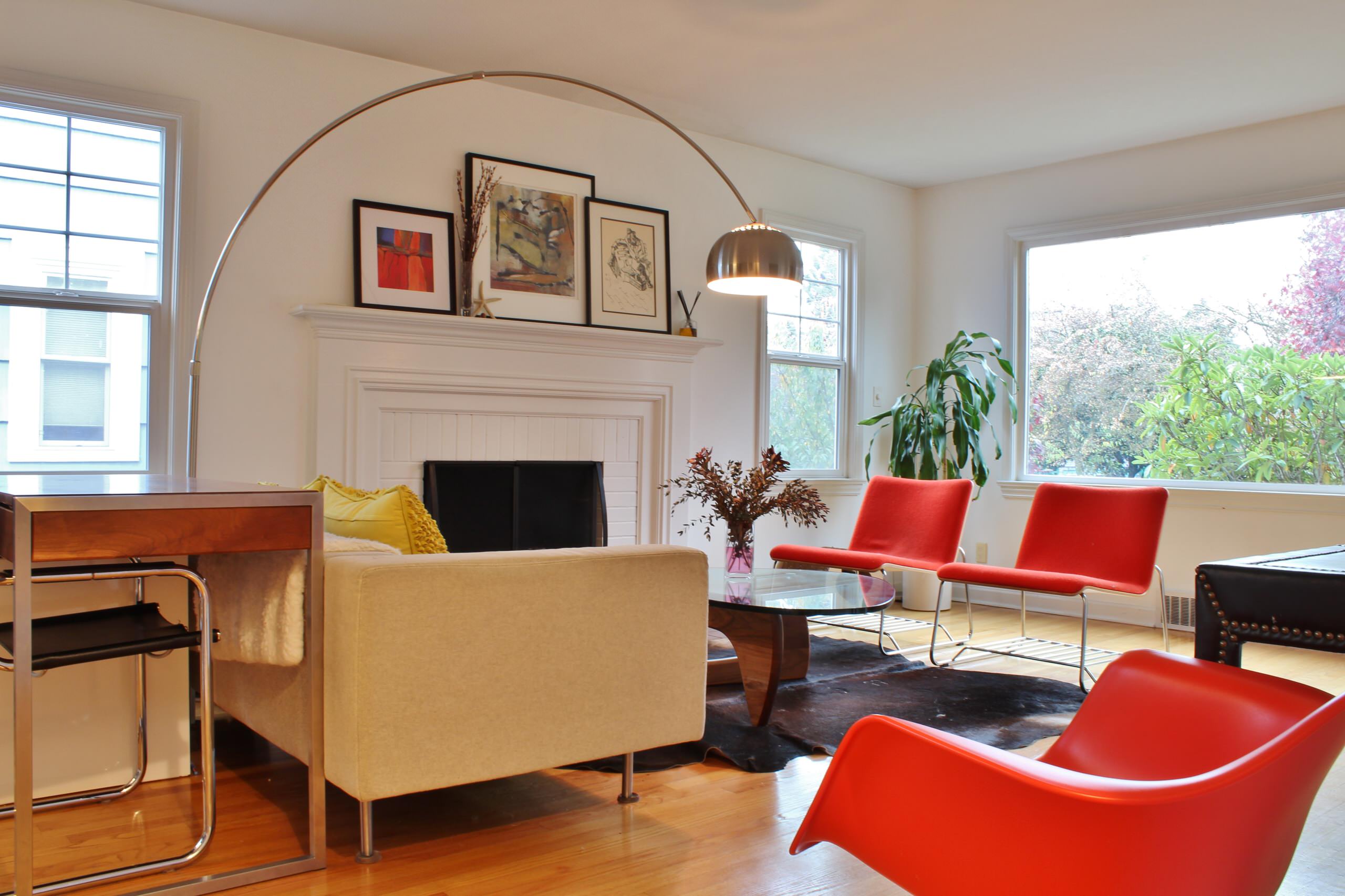 My Houzz: Modern Classics in a 1940s Home, image size:2560x1706