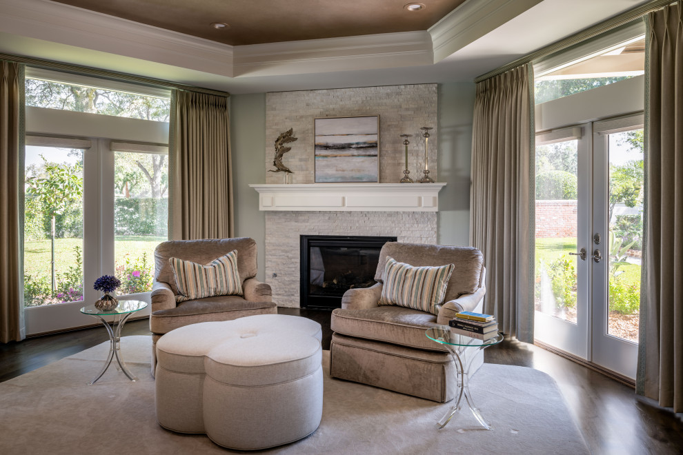 Home design - transitional home design idea in Houston