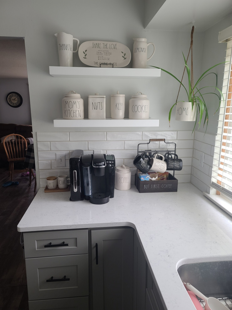 Jackson / White & Grey Shaker Kitchen