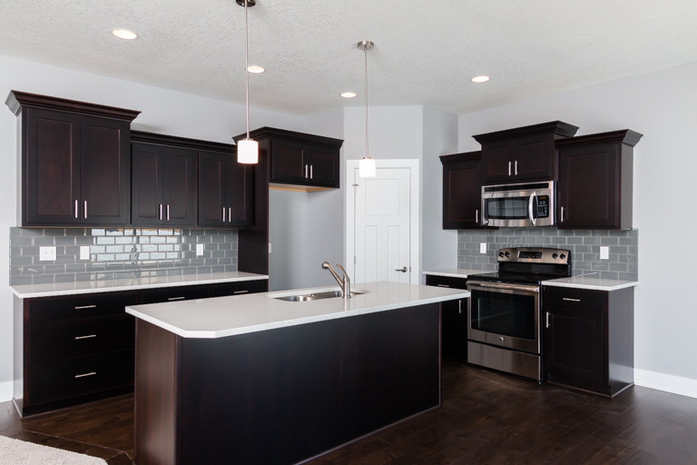 Kitchen - transitional kitchen idea