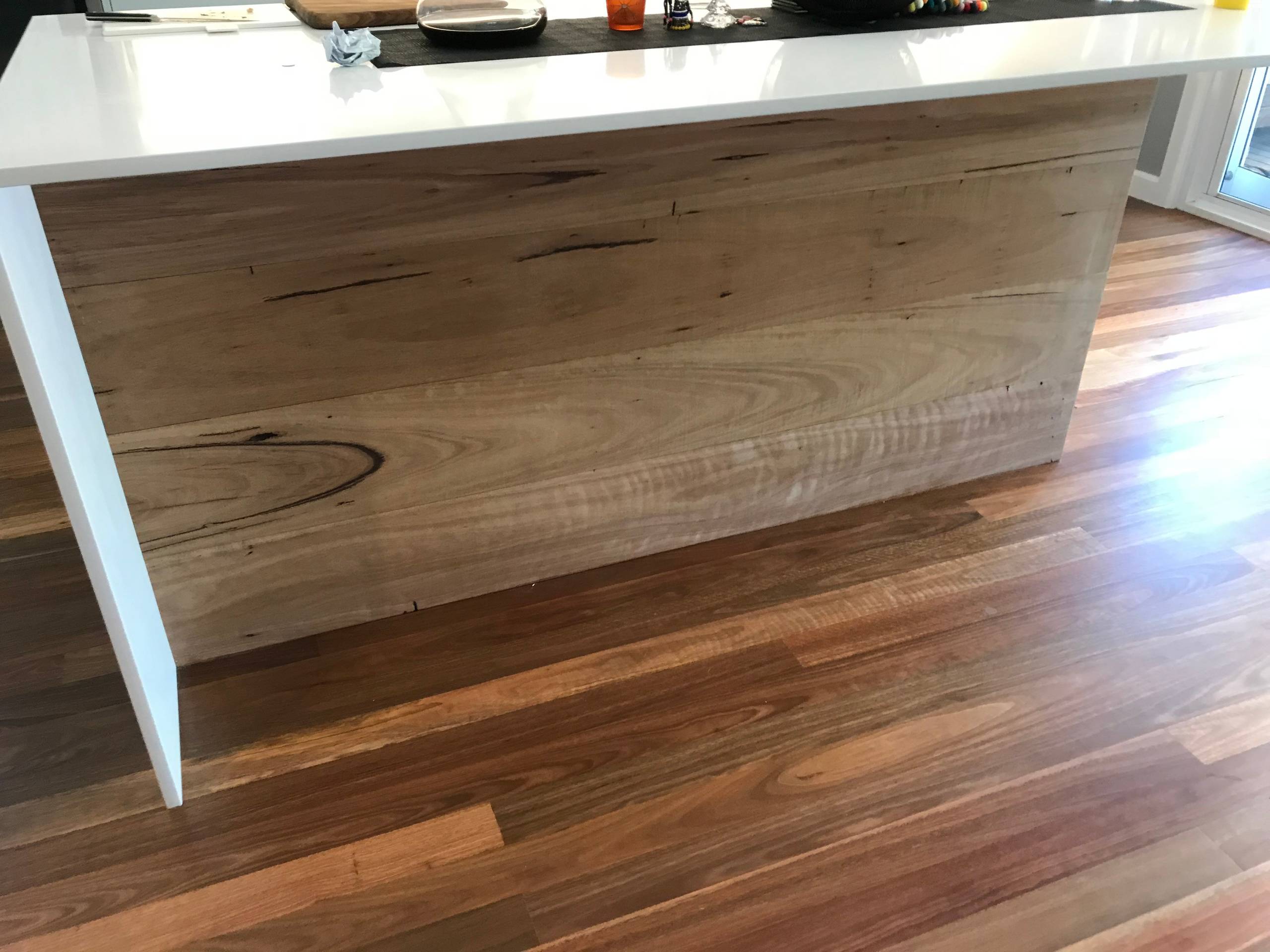 A KITCHEN WITH MANY DIFFERENCES - COMPLETES THE HOME