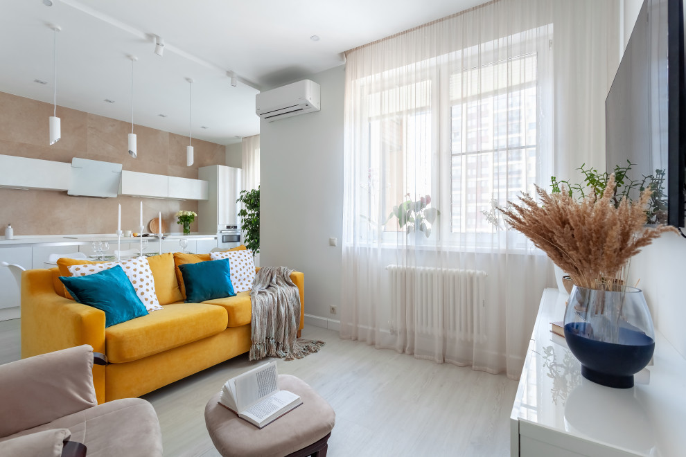 Воздушная квартира с яркими акцентами