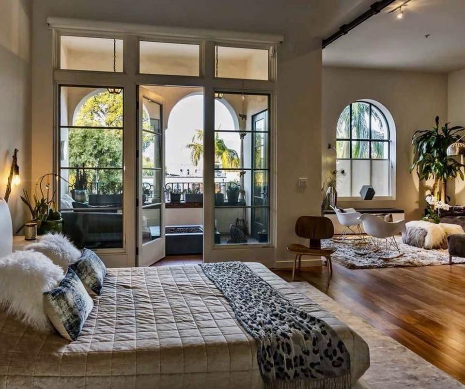 Home design - transitional home design idea in Chicago